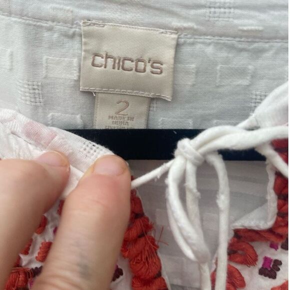 Chico’s Boho Aztec Embroidered Blouse Size 2/Medium - Picture 6 of 10
